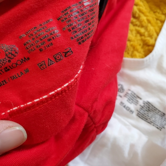 2 fruit of the loom sports bras - Picture 3 of 3